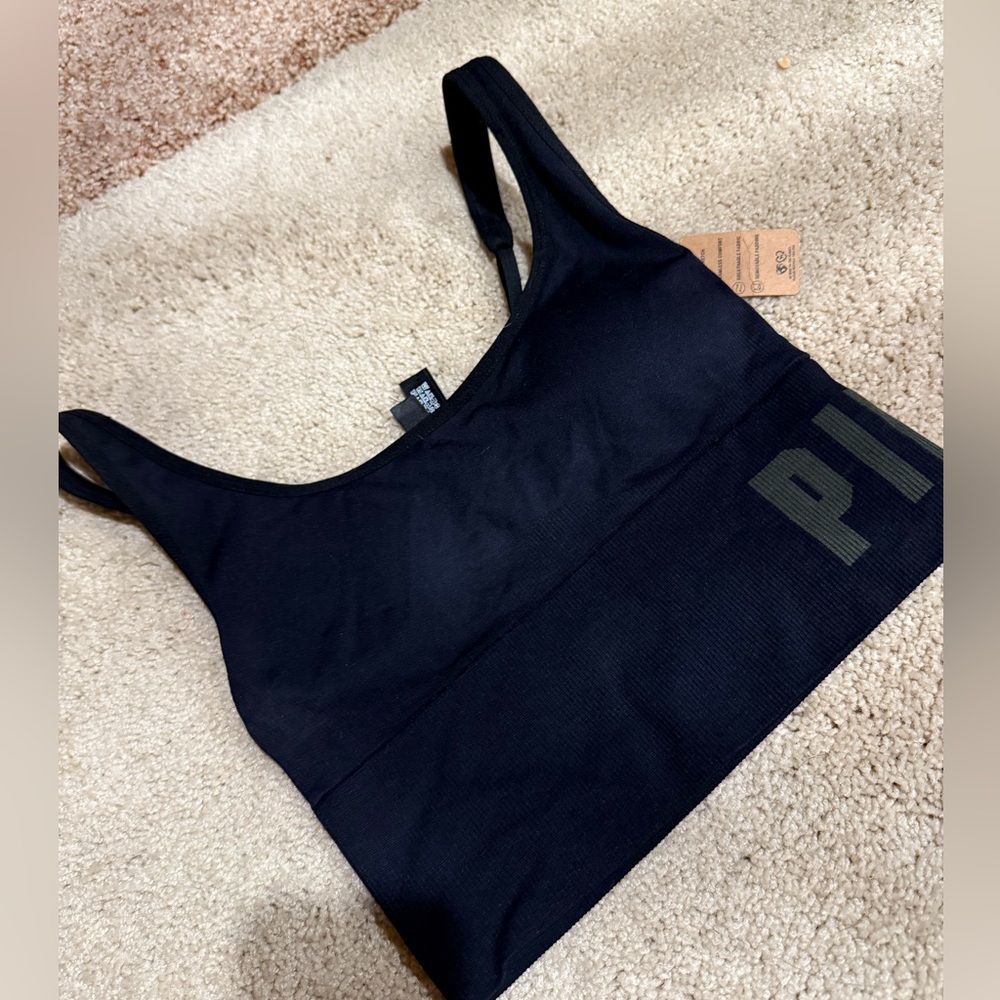 New with tags Victoria’s Secret PINK Seamless Longline Sports Bra - Size Small